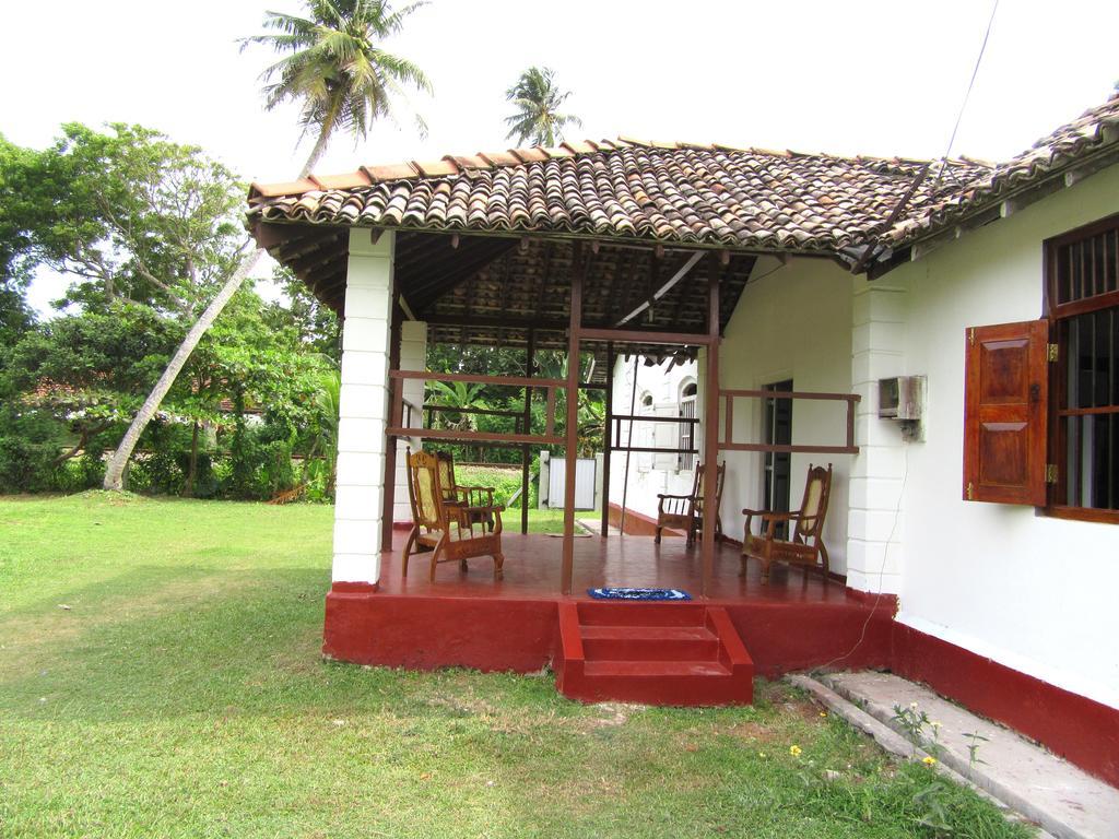 The Colonial Villa ミディガマ・イースト エクステリア 写真